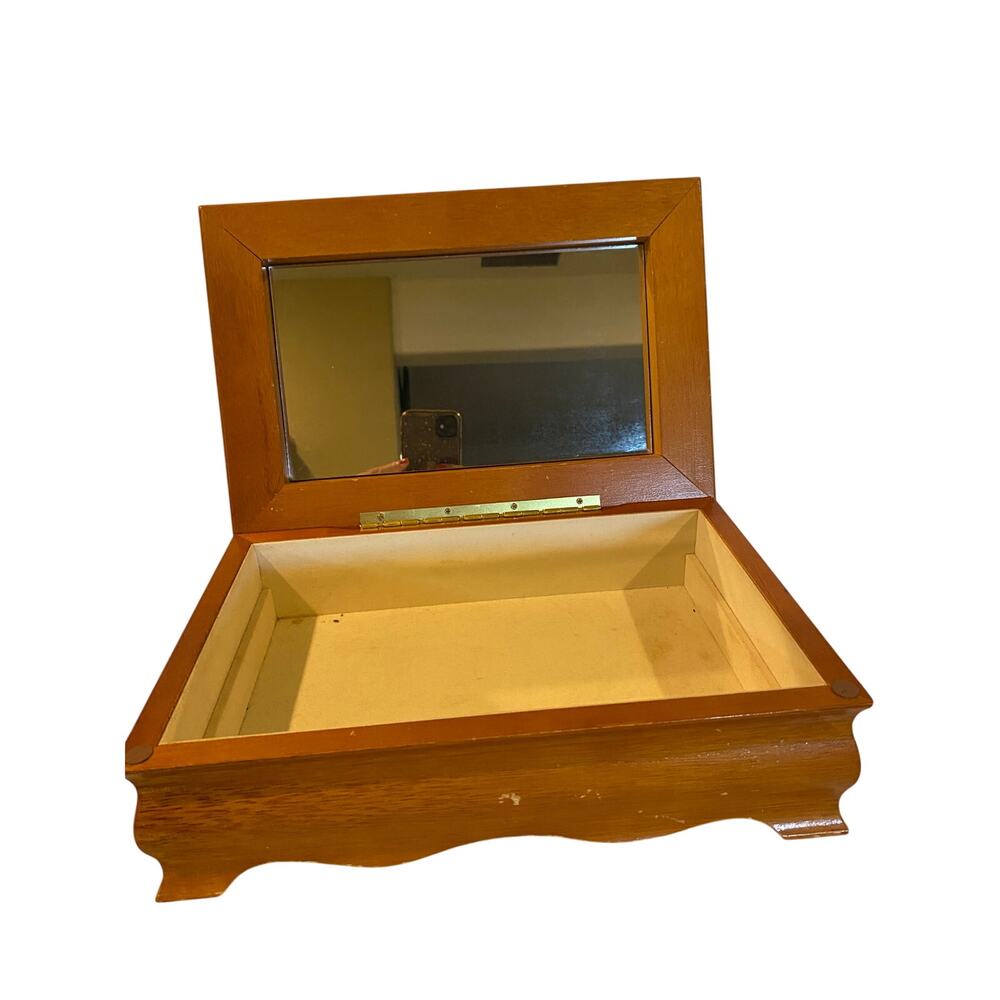 Vintage wooden Keepsake Box.  Nice hinged box with mirror and felt lining.